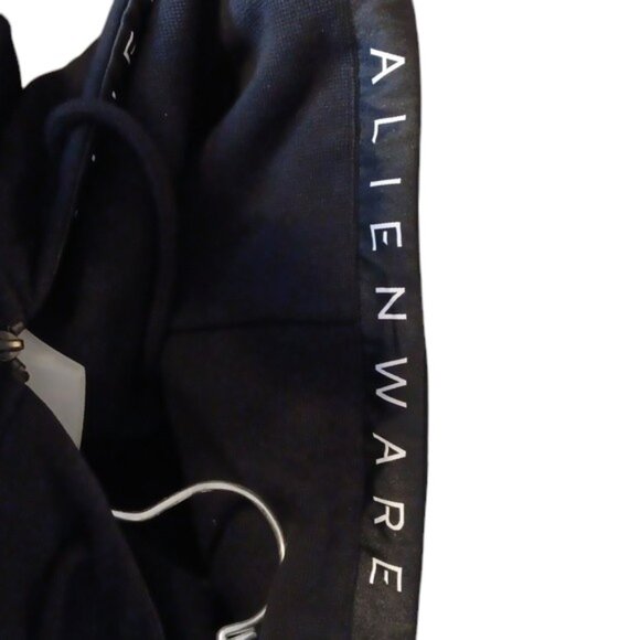 Alienware men's black zipped gaming hoodie, size medium. - Picture 9 of 11